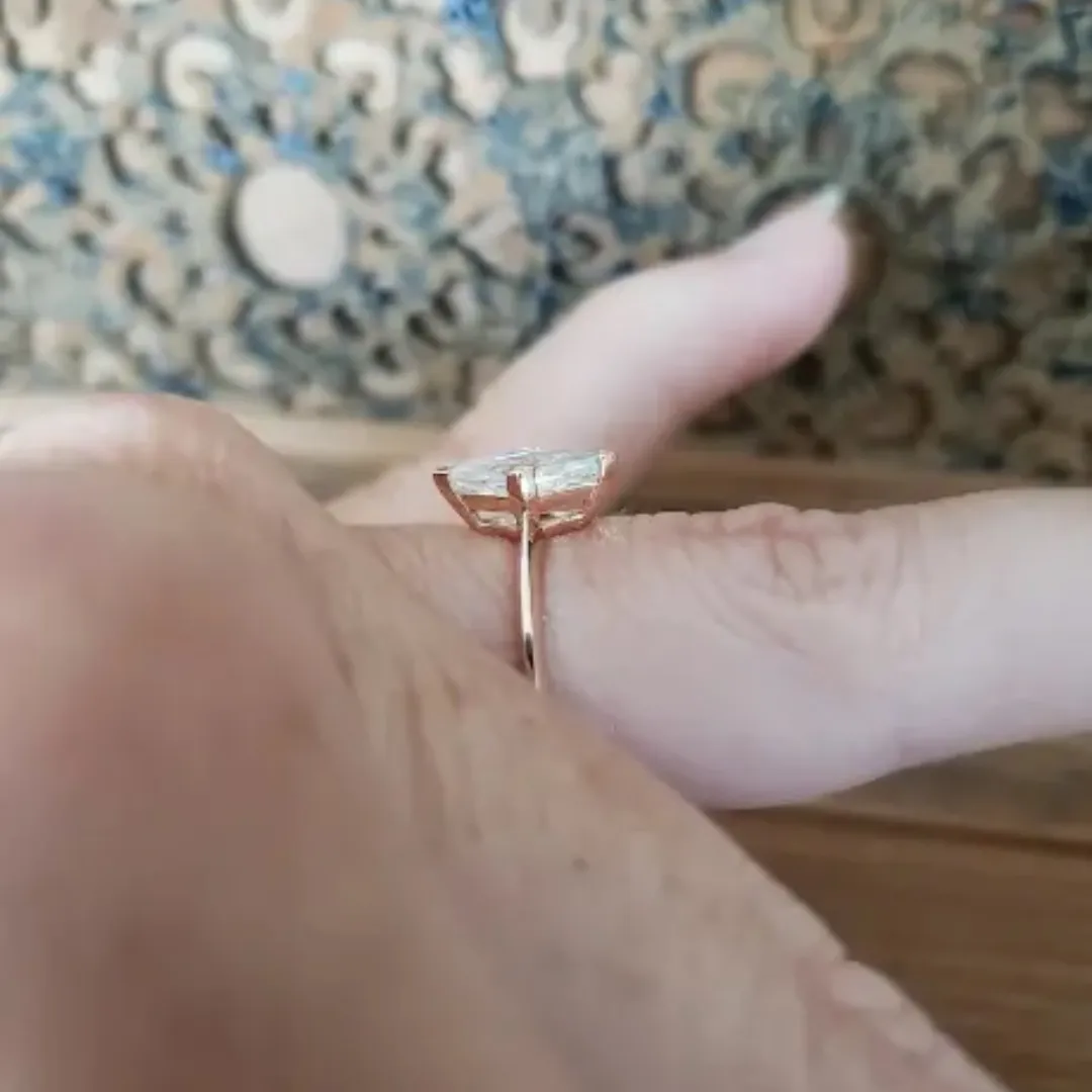 /public/photos/live/Woman Kite Cut Moissanite Solitaire Ring 579 (1).webp